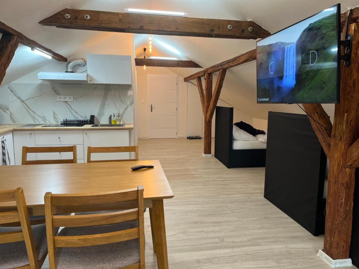 Apartment Golden Prague 78 Вестец Экстерьер фото