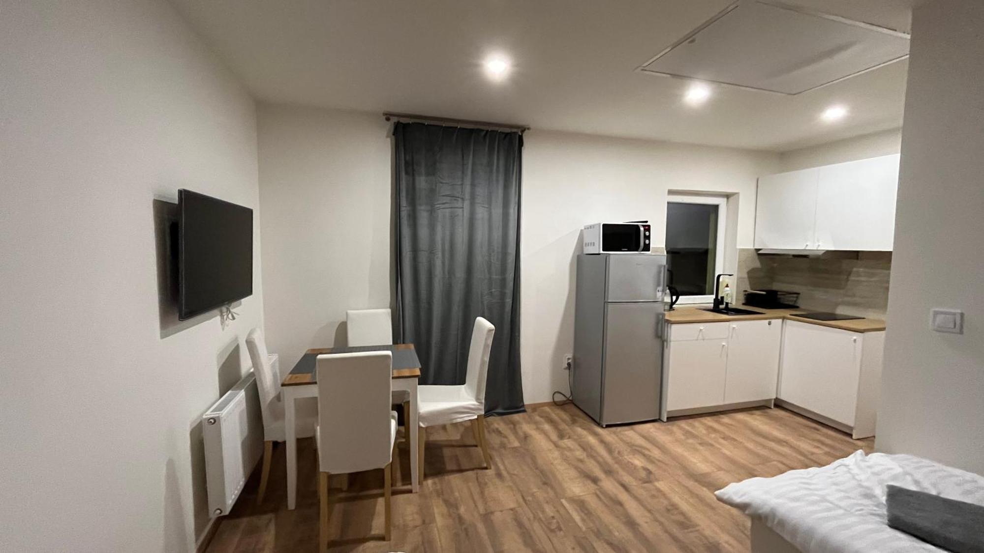 Apartment Golden Prague 78 Вестец Экстерьер фото